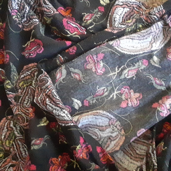 Skull and Roses - Picture 6 of 6